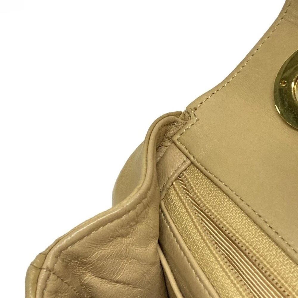 CHANEL New Mademoiselle - Beige Lambskin Shoulder Bag Gold hardware - Picture 13 of 15